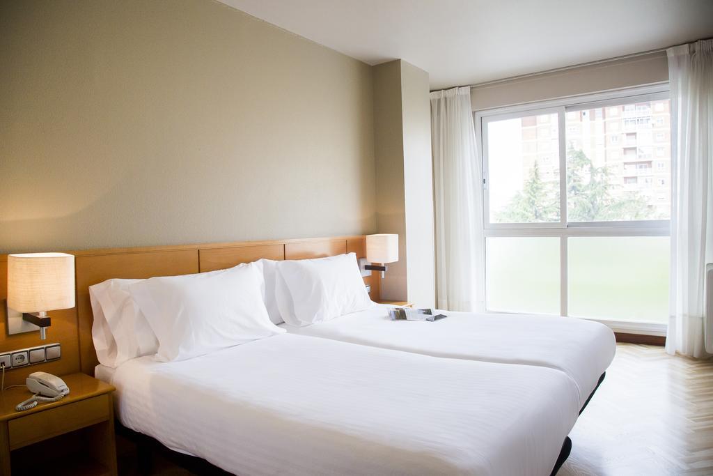 Suites Sercotel Mirasierra 팜플로나 외부 사진