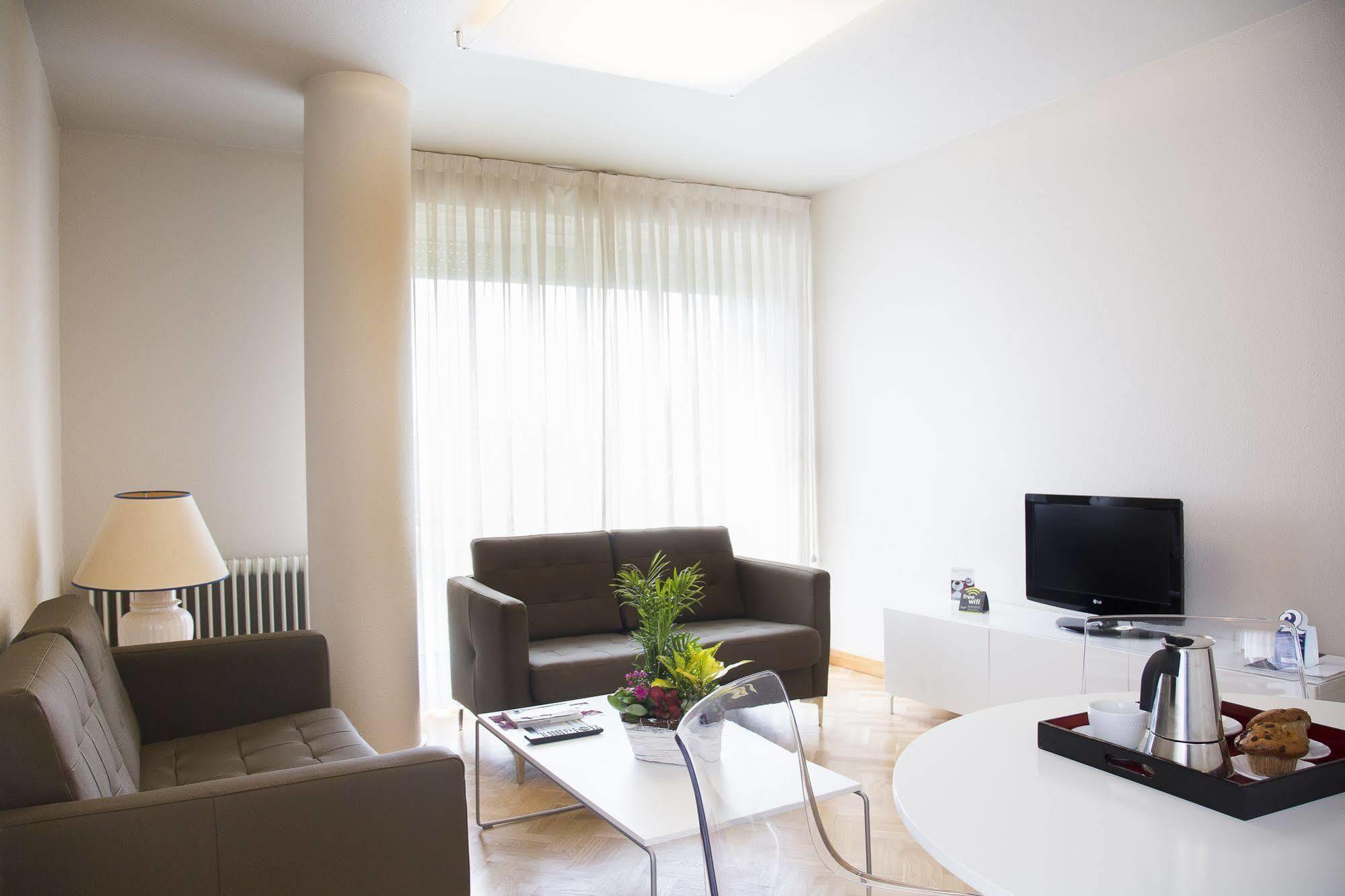Suites Sercotel Mirasierra 팜플로나 외부 사진